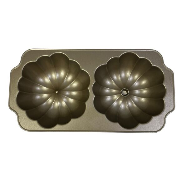Nordic Ware The Great Pumpkin Pan Aluminum Bundt Cake Mold 10 Cup Thanksgiving - Picture 8 of 13